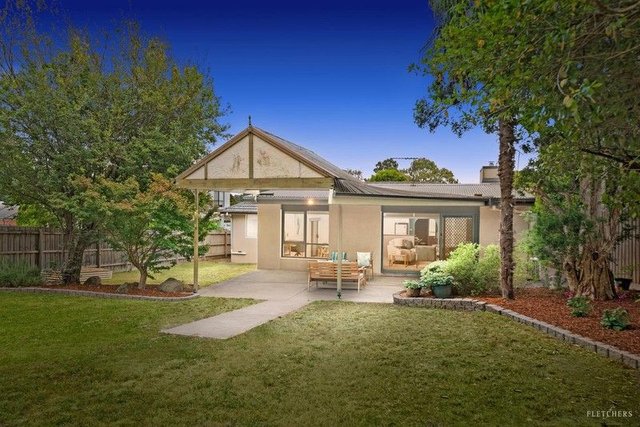 8 Saxon Drive, VIC 3138