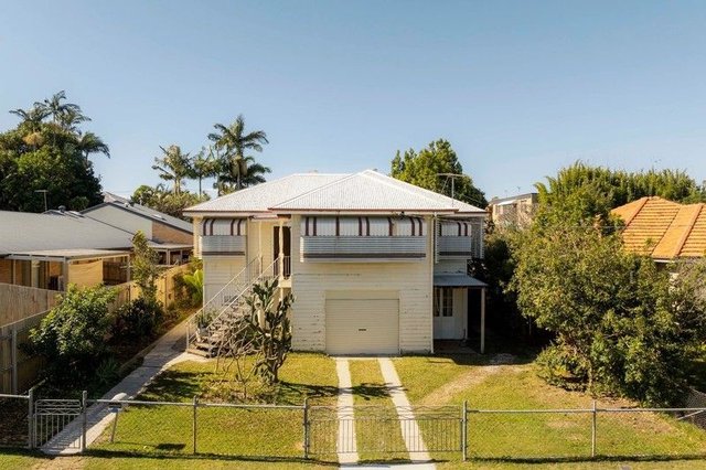 16 Glen St, QLD 4105