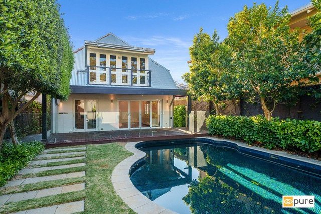 8 Caxton Road, WA 6010