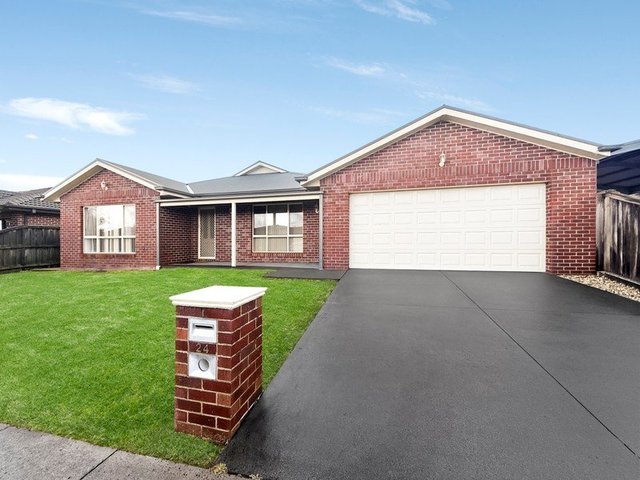 24 Villeneueve Drive, VIC 3824