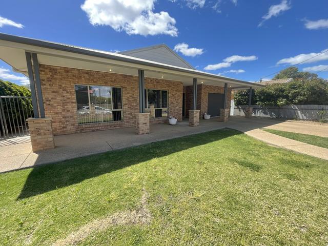 55 Monash St, NSW 2671