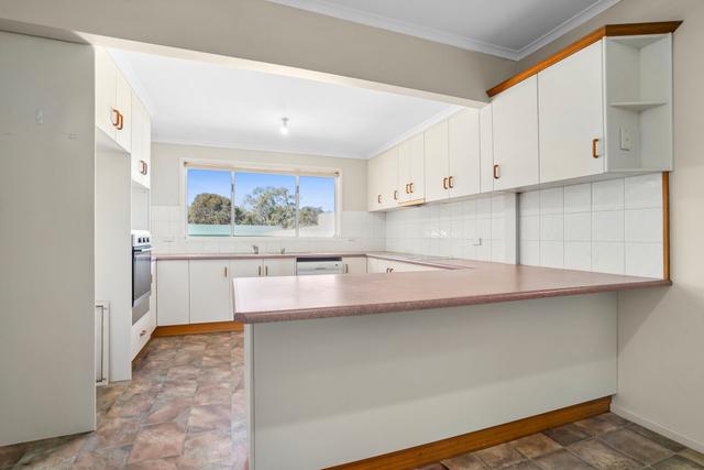 14 Leake Street, NSW 2582