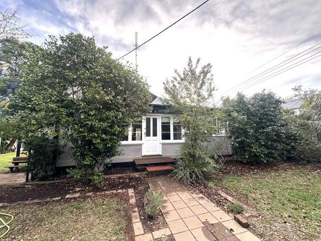 10 Illilliwa Street, NSW 2680