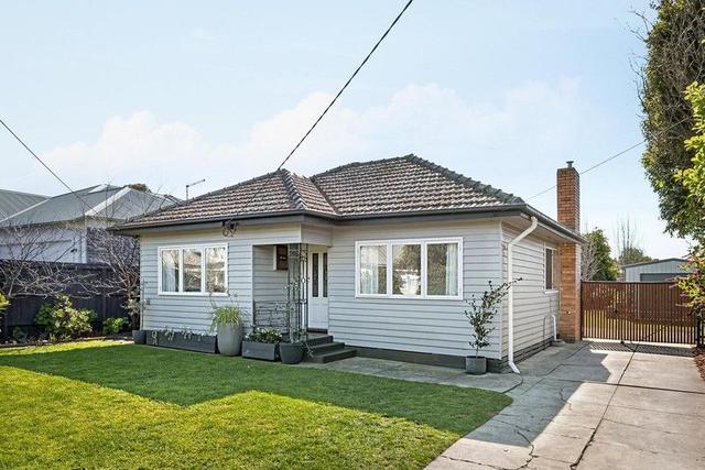4 Merbein Street, VIC 3044