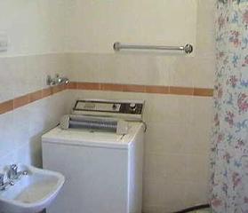 Bathroom (2007-05-16)
