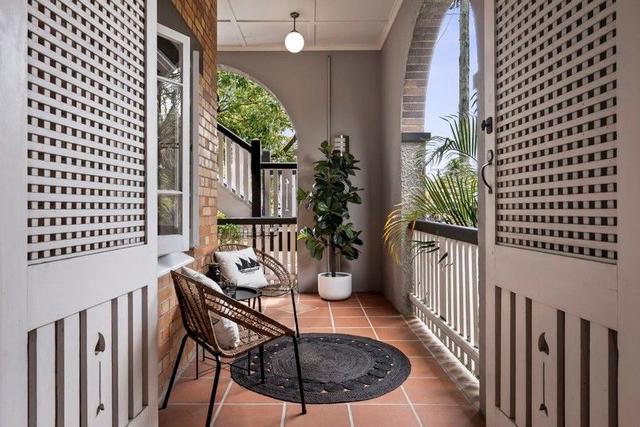 2/116 Merthyr Road, QLD 4005