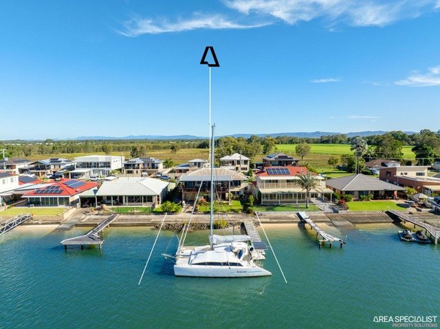 26 Esplanade, QLD 4208