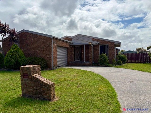 17 Youll Grove, VIC 3996