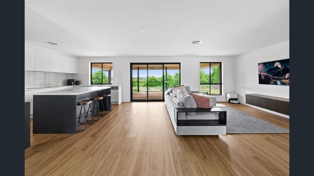 33 Graham Crescent, NSW 2583
