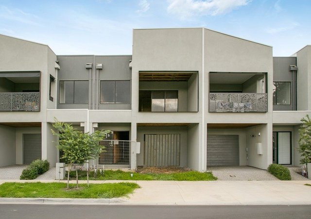 12 Creek Esplanade, VIC 3064