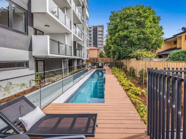 ID:21172984/51 Latham Street, QLD 4032