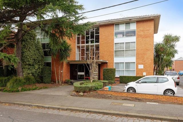 2/26 Garton, VIC 3054
