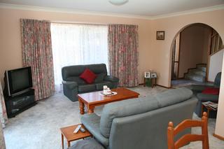 Lounge Room (2010-08-27)