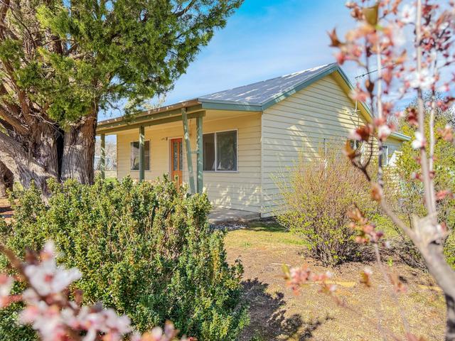 4 Anembo Street, NSW 2626
