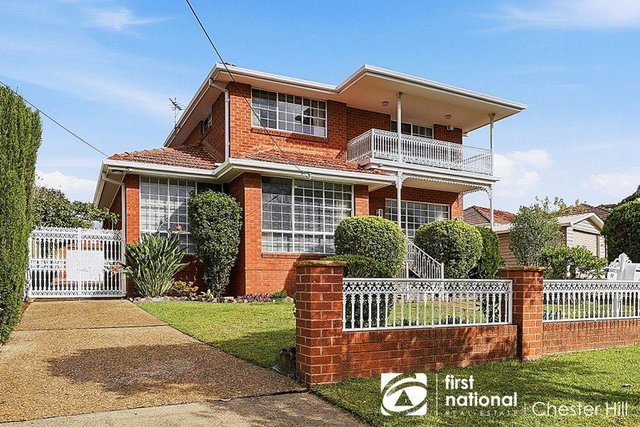 12 Carnegie Road, NSW 2162