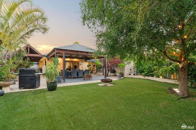 18 Verdant Crescent, WA 6112