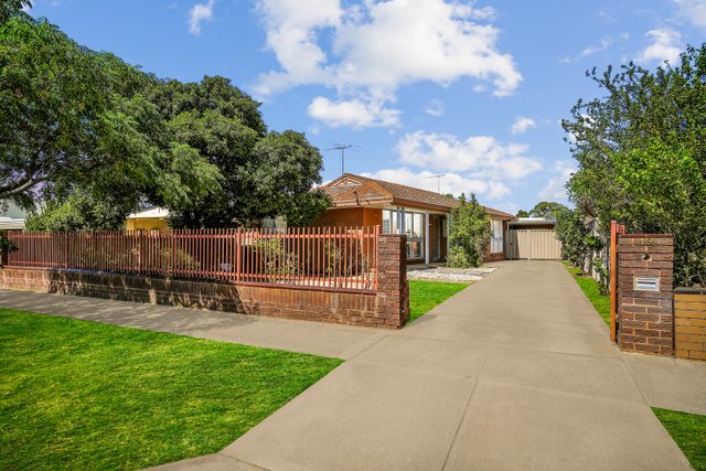 19 Staughton Street, VIC 3338