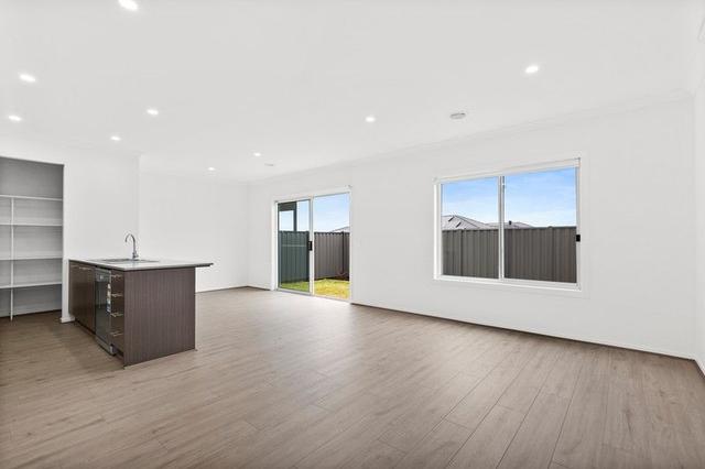 14 Currawong Street, VIC 3064