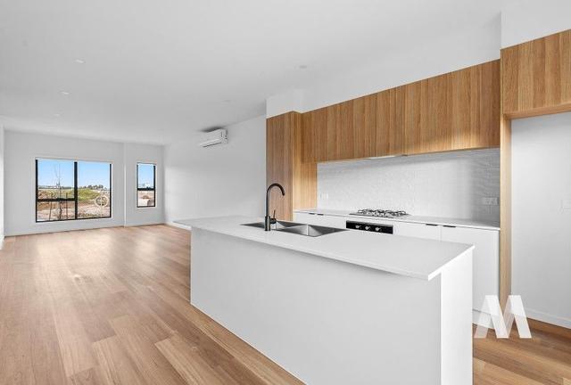 7 Banyan Walk, VIC 3064