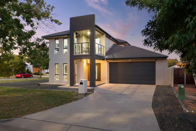 8 Amy Witting Street, ACT 2913