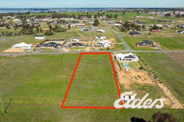 17 Adam Close, NSW 2647