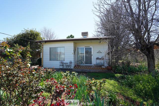 19 Doongara Street, NSW 2680