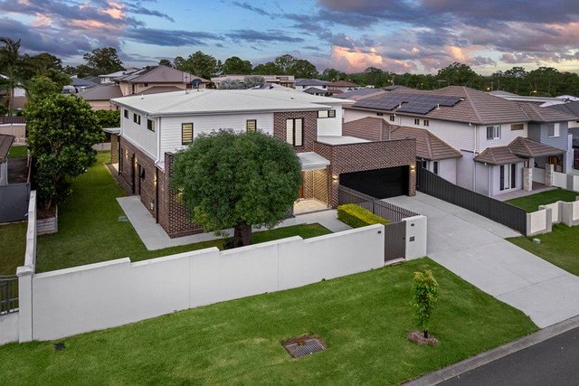 15 Cassia Street, QLD 4035