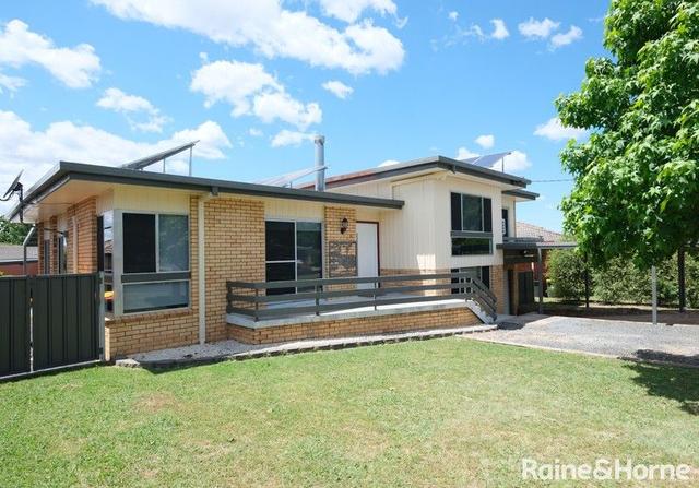 24 Lauder Street, NSW 2360