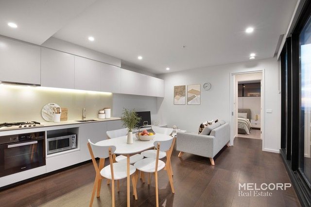 1404/151 Berkeley Street, VIC 3000