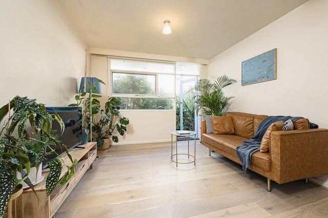 5/8 Pine Avenue, VIC 3184