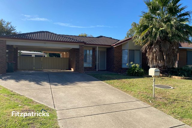 2 Boyd Place, NSW 2650