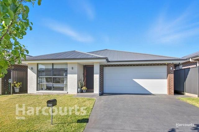 19 Runyon Street, NSW 2570