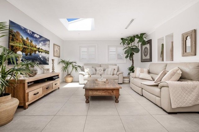 8 Hawthorne Street, NSW 2217