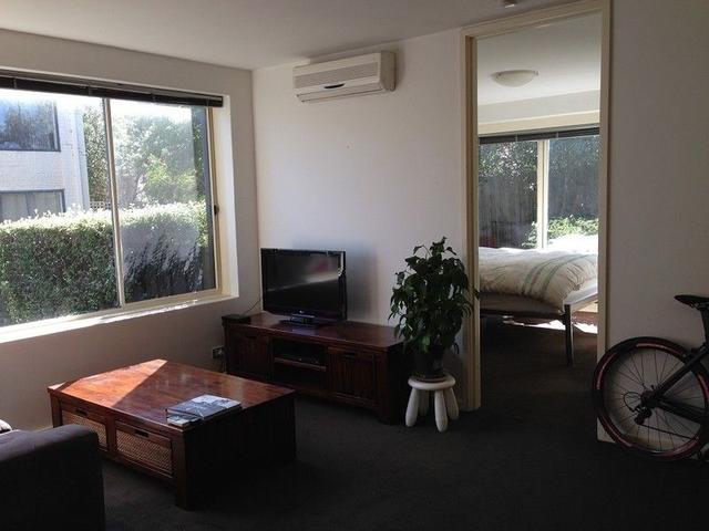 4/12 Farnham Court, VIC 3031