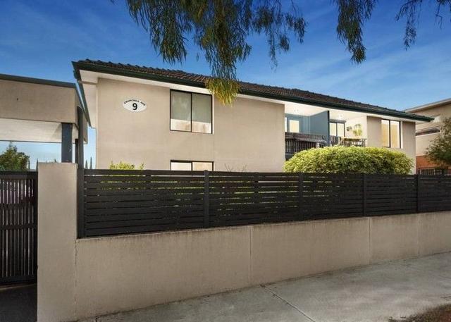 2/9 Churchill Avenue, VIC 3012