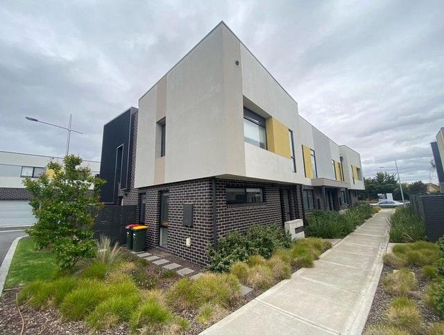 8 Poble Walk, VIC 3034