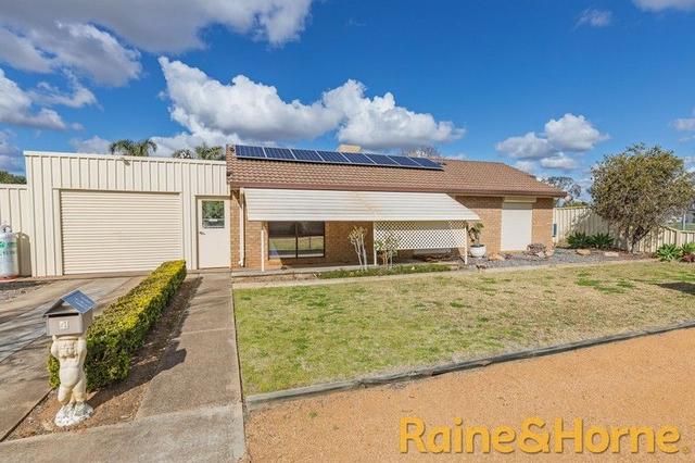 4 Halley Court, NSW 2830