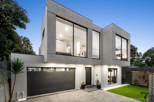 2/15 Moresby Avenue, VIC 3105