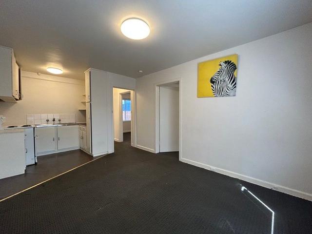 2/15 Howe Street, VIC 3163