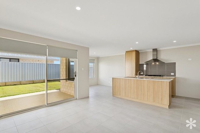 96 Habsburg Ave, WA 6038