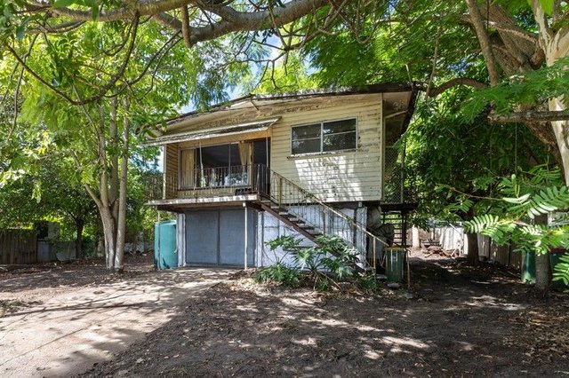 3 Russell St, QLD 4114