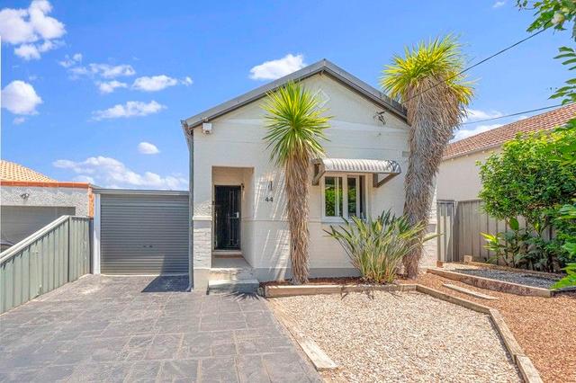 44 Benaroon Road, NSW 2195