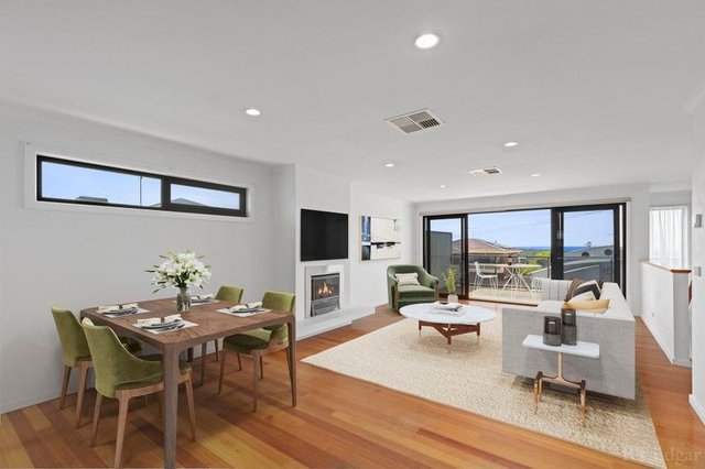 1/8 Canis Crescent, VIC 3226