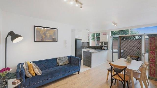 2/17 Bulla Road, VIC 3041