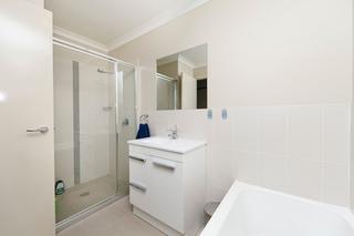Bathroom (2013-03-13)
