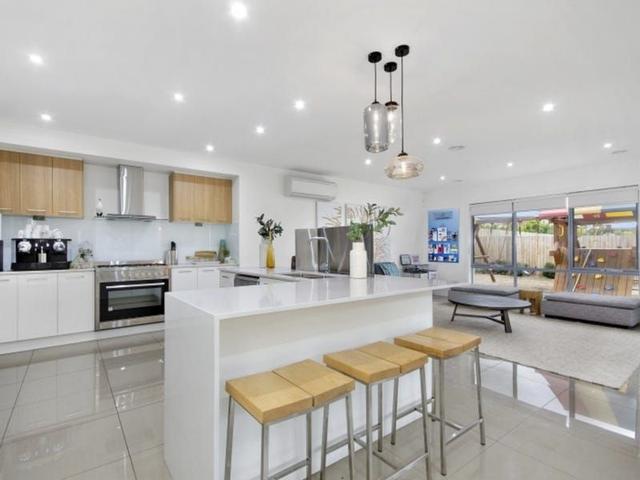 5 Coastside Drive, VIC 3217