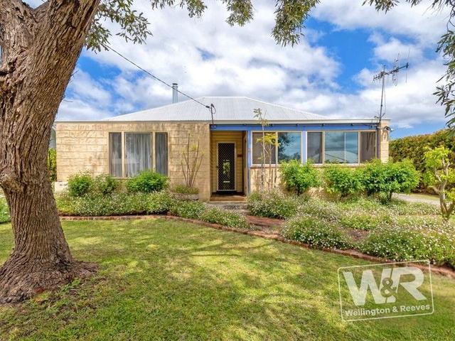 32 Leonora Street, WA 6330