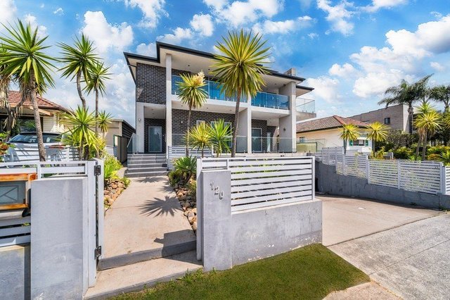 120 Juno Parade, NSW 2190