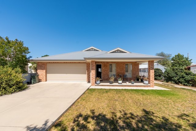 110 Camp Street, NSW 2666