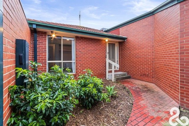 2/11 Graham Court, VIC 3074